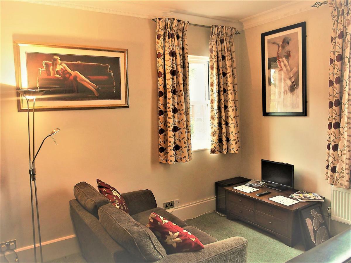 Telford House Bed and Breakfast Milton Keynes Buitenkant foto